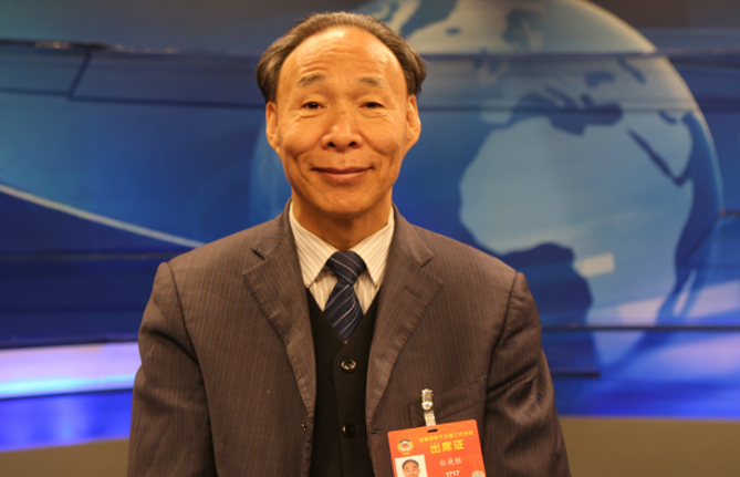 全國政協(xié)常委、中國作家協(xié)會(huì)副主席白庚勝：民族文化的保護(hù)與發(fā)展