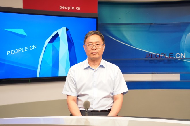 中國藝術(shù)研究院院長、黨委副書記周慶富做客人民網(wǎng)。張力洋攝