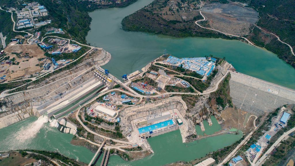 中巴經濟走廊首個水電項目——巴基斯坦卡洛特水電站。（三峽集團供圖）