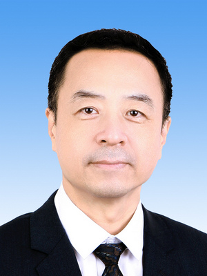 崔士鑫，男，漢族，1966年9月生，研究生學(xué)歷，中共黨員，現(xiàn)任人民日報(bào)社副總編輯兼機(jī)關(guān)黨委書記。