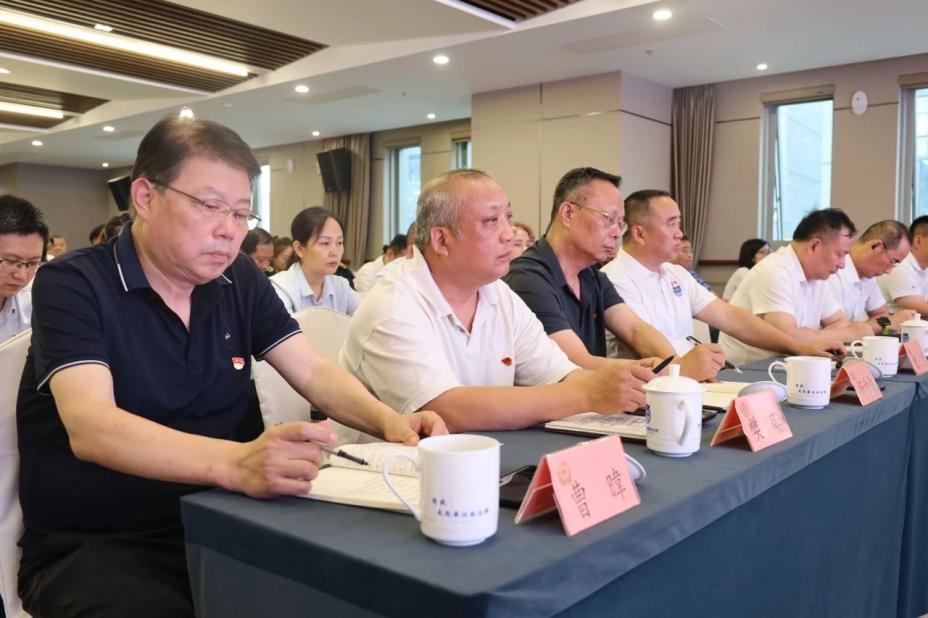 C:/Users/admin/Desktop/凝心聚力謀發(fā)展 同心奮斗譜新篇——南京市公安局國資辦黨總支、南京市保安服務(wù)有限公司黨支部聯(lián)合舉辦專題黨課/2.jpg2