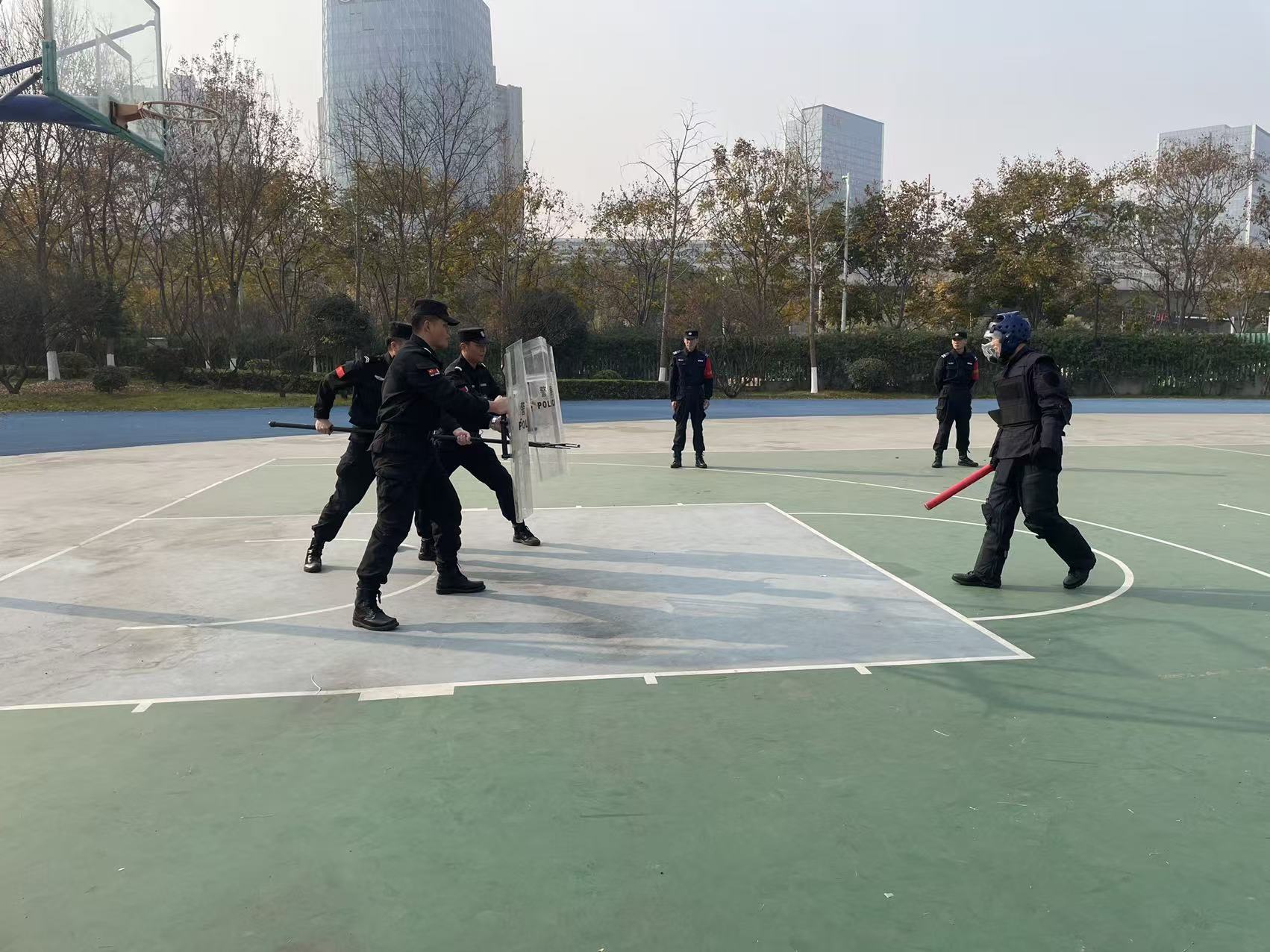 E:/25.12.10后 上傳網(wǎng)站留存/喜報(bào)！南京市保安服務(wù)有限公司建鄴分公司榮獲“校園最小應(yīng)急單元技能競(jìng)賽”一等獎(jiǎng)/照片/ef12cf02b7bf17801f82f2d7cee6249a.jpgef12cf02b7bf17801f82f2d7cee6249a