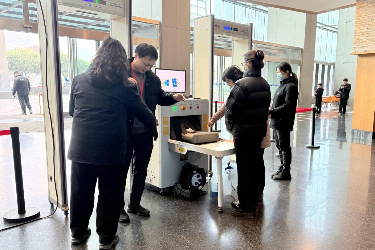 E:/25.12.10后 上傳網(wǎng)站留存/“安保鐵軍、硬核保障”2026系列報(bào)道一——科技引領(lǐng)未來，安全護(hù)航盛會(huì)/照片/5212ea35a8b77386cbea49d69a720cf7.jpg5212ea35a8b77386cbea49d69a720cf7